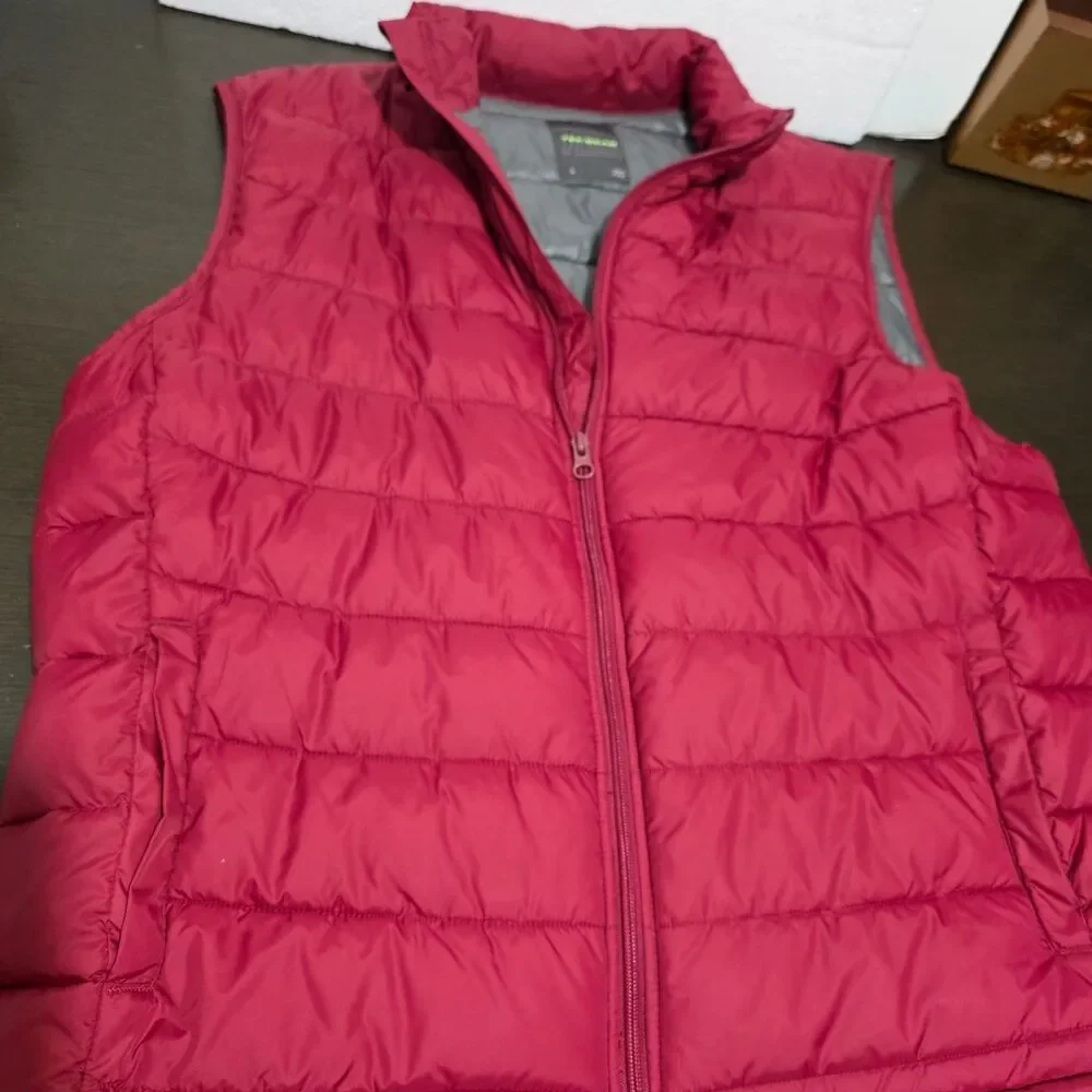 NWOT Tek Gear Men Puffer Lightweight Vest Dark Red Quilted Full Zip L